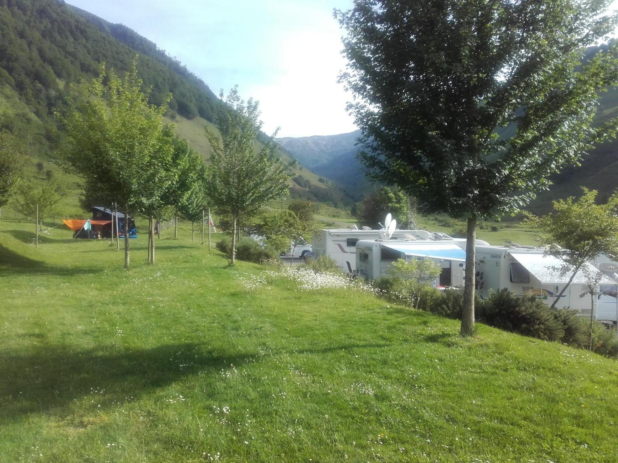 Gite De Montagne Du Plateau De Lhers- Accueil Randonneurs Accous Exterior foto
