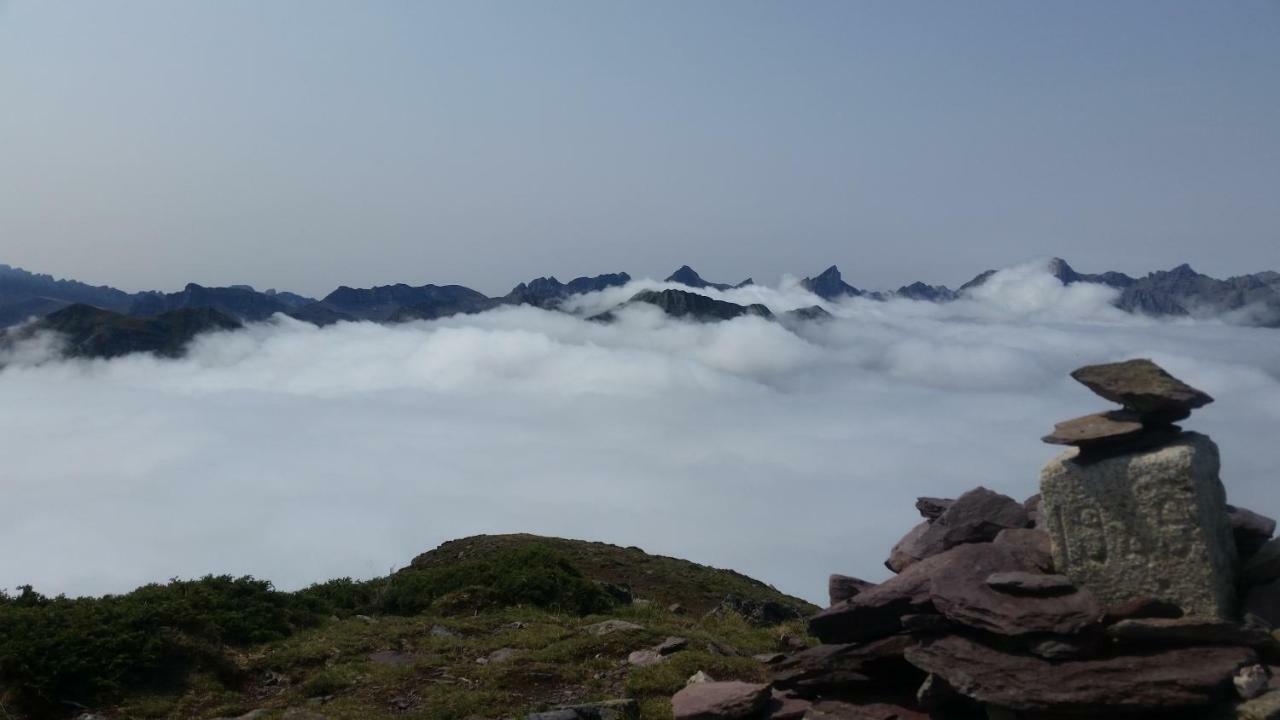 Gite De Montagne Du Plateau De Lhers- Accueil Randonneurs Accous Exterior foto